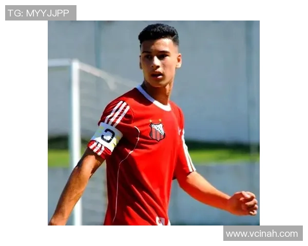 足球明星的成长之路：揭秘顶级球员背后的家庭背景与成长故事